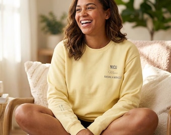NICU Mom Sweatshirt | Komfortfarben | Ein Wunder wirkt | Personalisierte Baby Namenshülle | Preemie Mom Geschenk