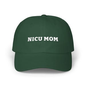 Gorro para mamá de la UCIN, gorra bordada de perfil bajo en verde abeto o negro con hilo blanco, regalo para una mamá de la UCIN. imagen 1