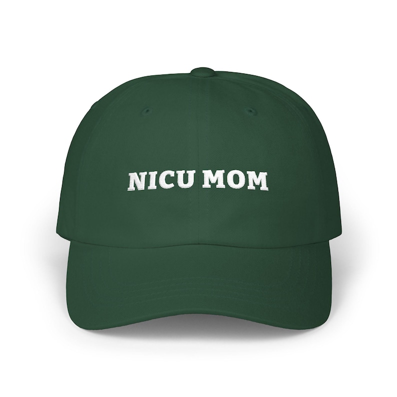 Gorro para mamá de la UCIN, gorra bordada de perfil bajo en verde abeto o negro con hilo blanco, regalo para una mamá de la UCIN. imagen 1