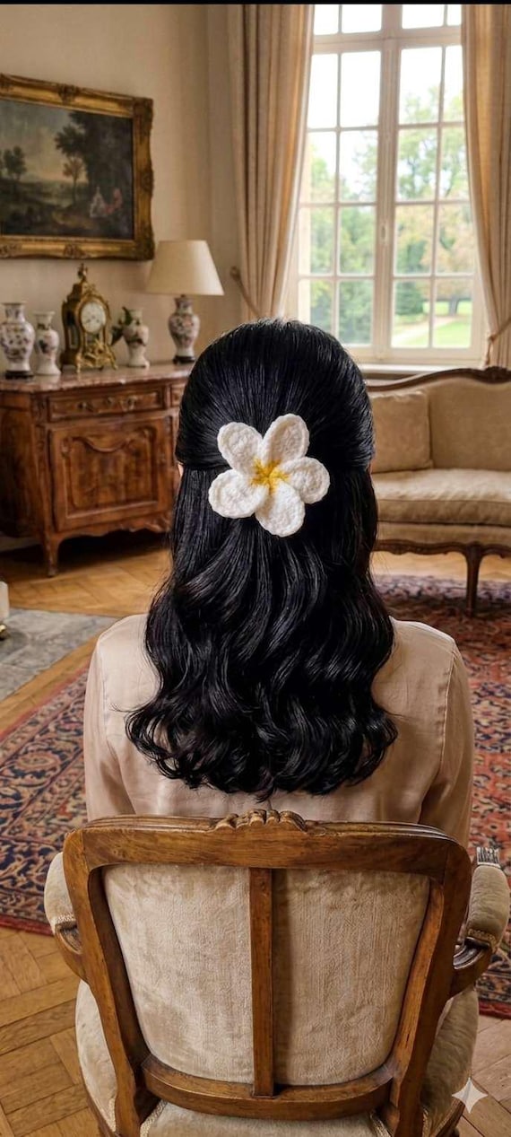 Crochet Plumeria Flower Hair Clip Pattern – Realistic Hawaiian