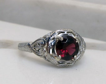 Vintage 18k Garnet Filigree Engagement Ring