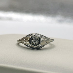 Antique 18k Diamond Filigree Engagement Ring