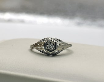 Antique 18k Diamond Filigree Engagement Ring