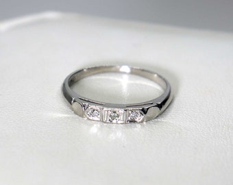 Antique Platinum Diamond Wedding Band