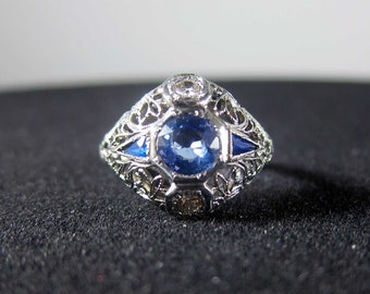 Antique Art deco 18k Ceylon Sapphire  Diamond Filigree Engagement Ring