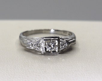 Antique 18k Diamond Filigree Engagement Ring