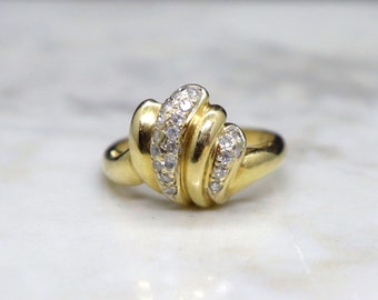 Vintage 14k Diamond Shell Wave Right Hand Ring