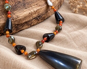 Horn Statement Necklace | Polished Horn Shell Bead Collar | Sacramento Vintage Find