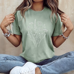 Camiseta minimalista de flores silvestres, camiseta con estampado floral lineal, camiseta botánica Bella Canvas, camiseta de flores estilo cottagecore, camiseta gráfica inspirada en la naturaleza. imagen 2