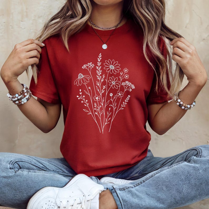 Camiseta minimalista de flores silvestres, camiseta con estampado floral lineal, camiseta botánica Bella Canvas, camiseta de flores estilo cottagecore, camiseta gráfica inspirada en la naturaleza. imagen 7