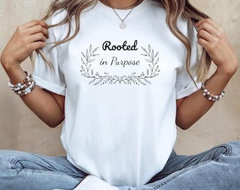 Camiseta "Arraigados en un Propósito", Camiseta Cristiana Floral, Camiseta de Fe para Mujer, Camiseta Cristiana Inspiradora, Camiseta Inspirada en la Biblia, Camiseta de Fe Minimalista