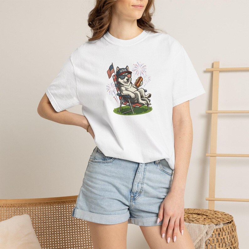 Patriotic Husky Shirt, Funny Fourth of July Comfort Colors® Tee, Husky Lover Gift For Her, USA Husky Dog Mom Shirt, Funny Husky 4th Gift afbeelding 4