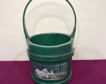 Cesta de madeira curvada estilo americano | Vintage anos 70 | Verde, rústica, arte folclórica | Fazenda | Casa de campo | Pintada à mão e com apliques | Galinhas