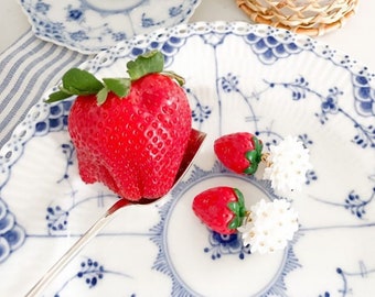 Strawberry Earrings/Red Earrings/Red Strawberry Earrings/Strawberry/Gift For Her/Red Earrings/Fruit Earrings/Flower Earrings/Summer Earrings