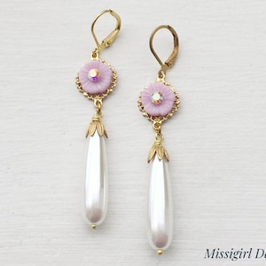 Pearl Earrings,Lilac Earrings,Vintage Pearl Earrings,Pastel Purple Earrings,Swarovski Earrings,Gift For Her,Lilac Flower Earrings