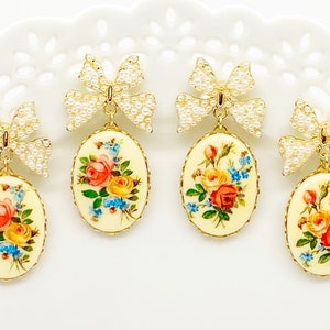 Cameo Earrings/Cameo and Pearl Earrings/Vintage Cameo Earrings/Pearl Earrings/Gift For Her/Flower Earrings/Bow Earrings/Floral Earrings