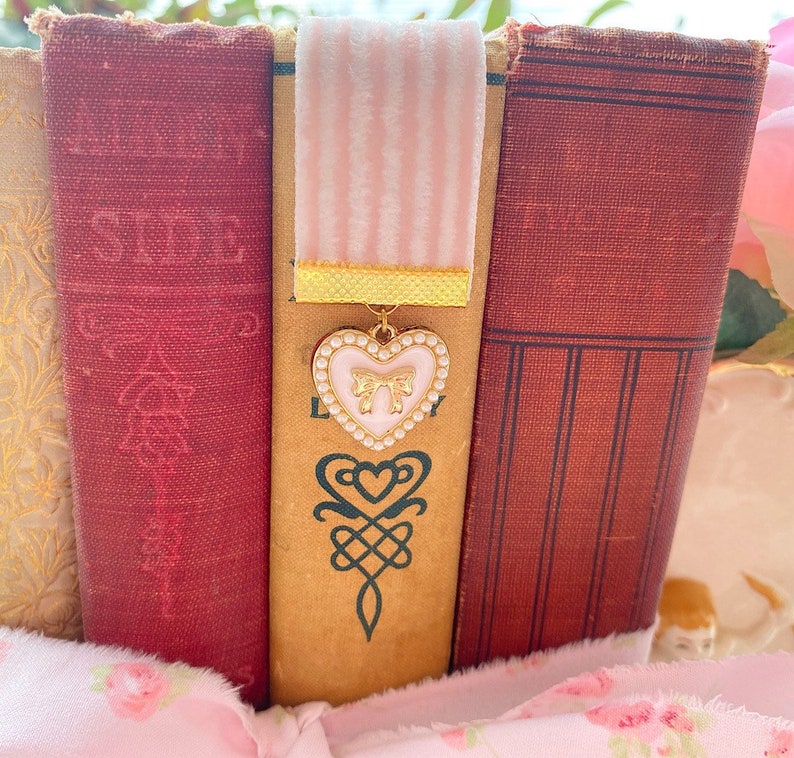 Bookmark/Velvet Bookmark/Pretty Bookmarks/Heart Bookmarks/Gift For Her/Valentine Bookmark/Books/Book/Pink Bookmark/Beautiful Bookmark/Gift Pink & White Stripe