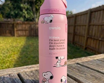 Bouteille rose Owala FreeSip inspirée de Snoopy, 24 oz 32 oz, gourde isotherme chien dessin animé mignon, cadeau personnalisé pour la fête des mères Owala, cadeau pour elle