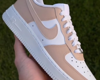 Zapatillas Air Force 1 personalizadas en beige, regalo, hombre, mujer, af1, beige, zapatillas personalizadas, niños, zapatos, pintadas a mano