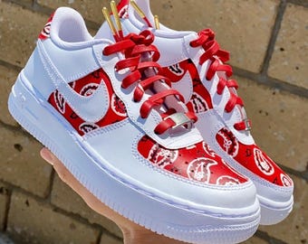 Zapatillas Air Force 1 personalizadas con bandana roja, regalo, hombre, mujer, af1, rojo, bandana, zapatillas personalizadas, niños, zapatos, pintados a mano