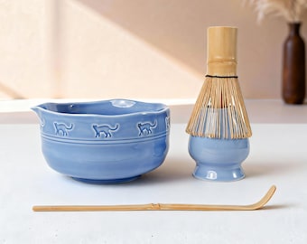 Conjunto de Matcha Gato Azul com Bico, Tigela de Chá com Gatinho em Relevo, Kit de Matcha de Cerâmica Kawaii, Chawan Azul Bebê, Presente para Amantes de Gatos, Suporte para Batedor