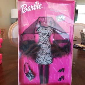 Barbie Doll Clothes Vintage 2000 Premiere in NY City