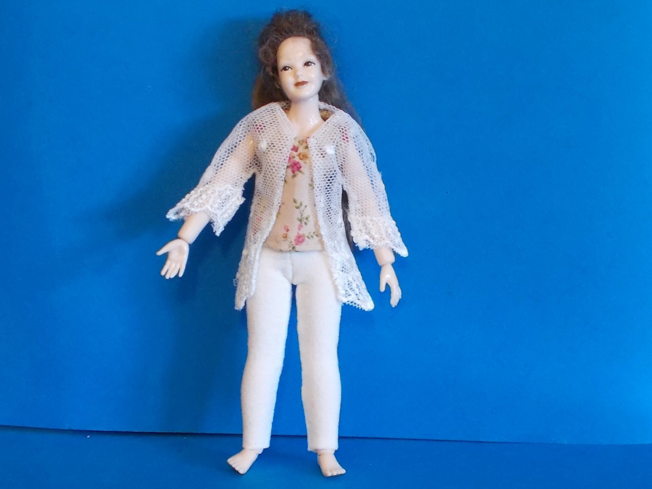 Dollhouse Miniature Wearable Heidi Ott 