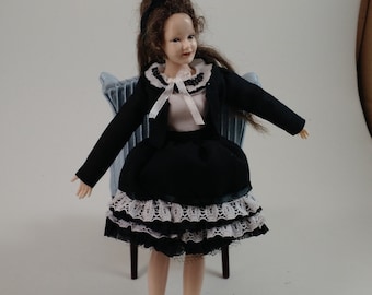 Dollhouse Miniature Wearable Heidi Ott
