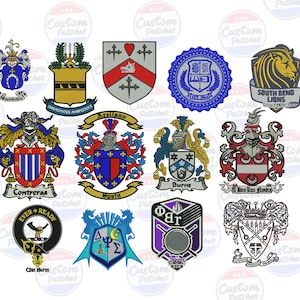 Pode incluir: Uma coleção de patches bordados com vários brasões e emblemas. Os designs incluem escudos, faixas e símbolos heráldicos em uma variedade de cores. Alguns patches têm texto, como "South Bend Lions" e "Ever Ready".
