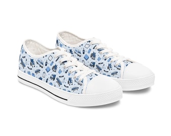 Zapatillas bajas para mujer con estampado de transporte de pacientes / Mecánicos, llaves inglesas, martillos