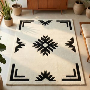 Handtuftad svart elfenbensmatta, geometrisk matta, sydvästlig matta, tribalmönstrad matta, handgjord modern ullmatta, minimalistisk matta bild 1