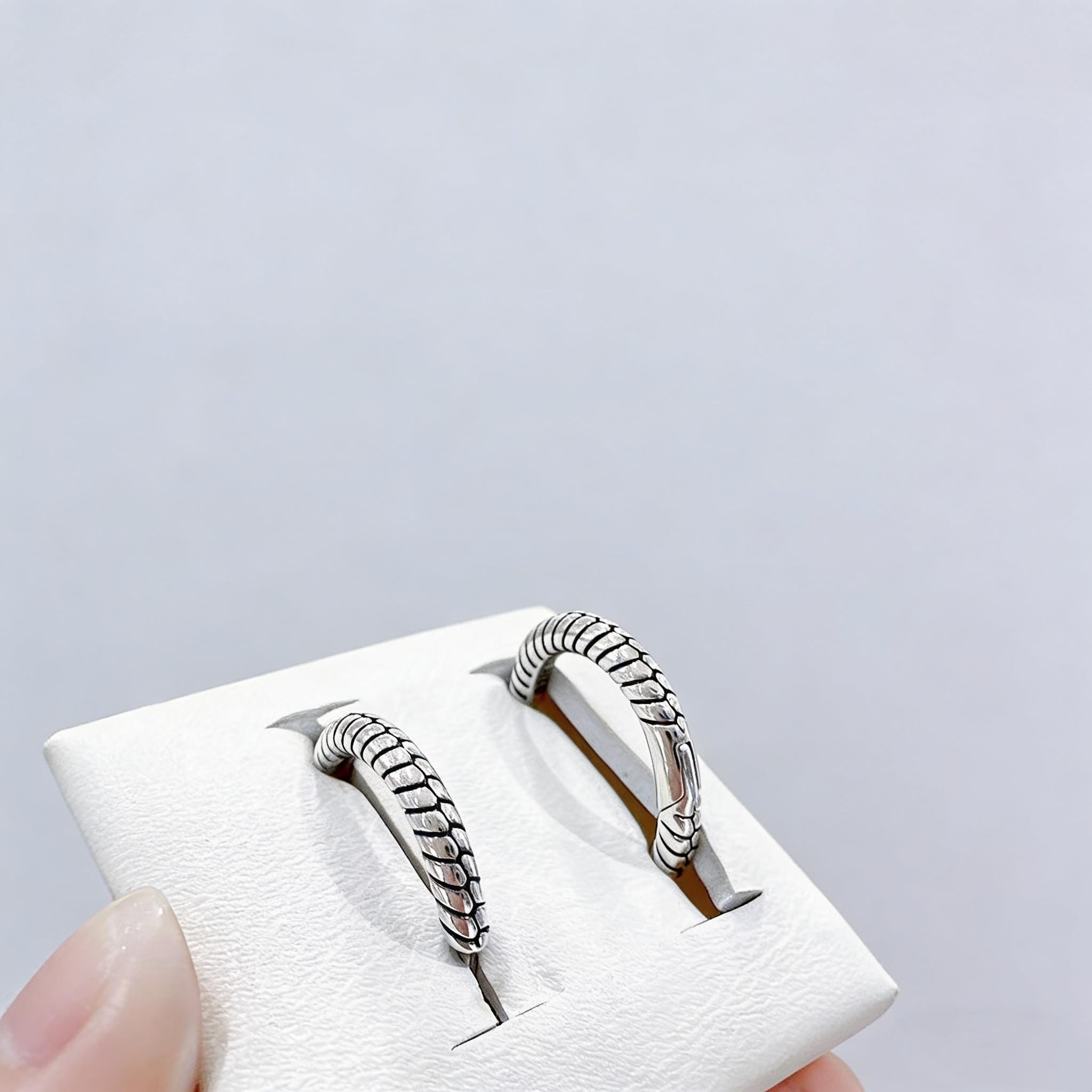 Pandora ツイストフープピアス | S925 スターリングシルバー 