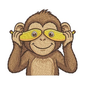 Puede incluir: Un parche bordado que muestra un mono marrón con el pecho y la cara de color tostado claro. El mono sostiene dos mitades de plátano amarillas sobre sus ojos, con los extremos apuntando hacia afuera. El diseño tiene un contorno y costuras marrón oscuro.