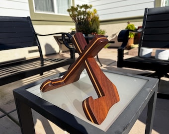 Soporte para tabla de cortar: Exhibidor de tabla de madera maciza estilo X personalizado (opciones de base o incrustación)