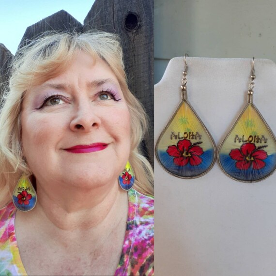 Orecchini con filo rosso a forma di fiore hawaiano: stile boho sud-occidentale - Italia