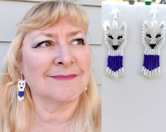 Boucles d’oreilles loup blanc et bleu perlé de style amérindien Reno Wolfpack Sud-Ouest, Hippie, Boho, Brick Stitch, Grand Cadeau