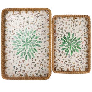 Flätad rottingbricka med pärlemorinlägg Handvävd rottingbricka Perfekt för soffbordsdekoration Kustinspirerad heminredning Boho-stil - Rektangulär