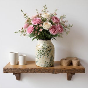 Jarrón de cerámica blanca estilo vintage con estampado floral azul – Decoración de cerámica para el hogar
