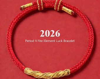 Puede incluir: Pulsera trenzada roja con detalles dorados. La pulsera presenta una sección dorada retorcida y detalles dorados en los extremos. El texto de la imagen dice "2026 Period 9 Fire Element Luck Bracelet."