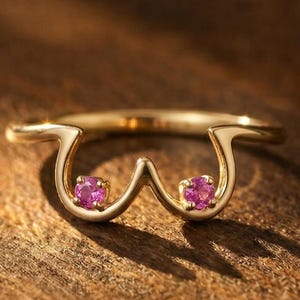 Rosa Saphir Lesben Pride Ring, rosa Edelstein Ring, zwei Stein stapelbarer Ring, rosa Stein Ring, minimalistischer Versprechen Ring