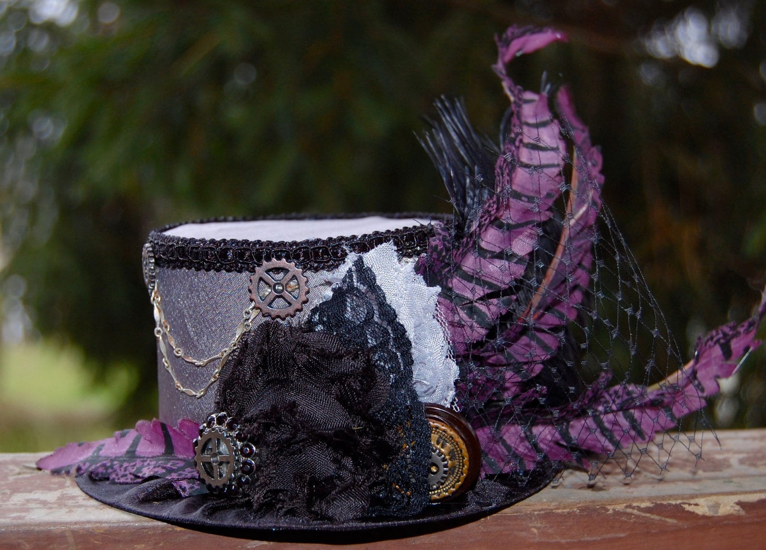 Шляпа шляпника из алисы в зазеркалье. Шляпа шляпника из алисы в стране. Шляпа шляпника из алисы в стране чудес своими руками. Шляпа шляпника из алисы. Шляпа чудес.