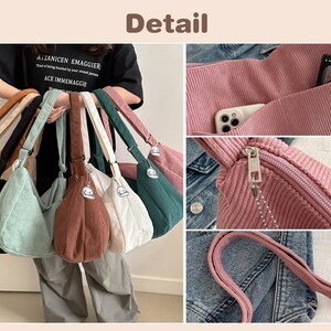 Puede incluir: Una colecci&oacute;n de bolsos de hombro de pana en varios colores, incluyendo beige, negro, verde menta, marr&oacute;n y rosa. Cada bolso tiene una correa larga y un peque&ntilde;o dije. La imagen tambi&eacute;n muestra detalles del interior y la cremallera.
