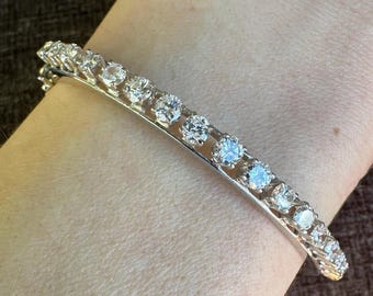 Brazalete de oro blanco macizo de 14 k y diamantes naturales