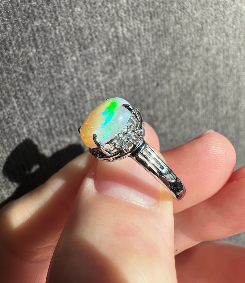 Beautiful Vintage Natural Opal & Diamonds in Solid Platinum Ring
