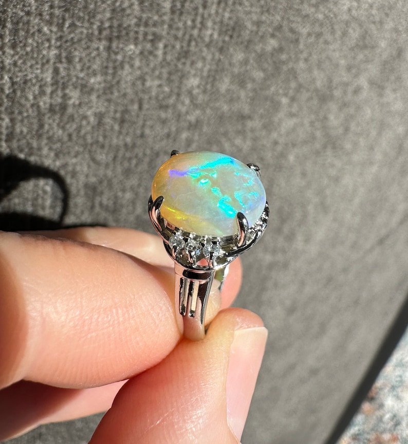 Beautiful Vintage Natural Opal & Diamonds in Solid Platinum Ring