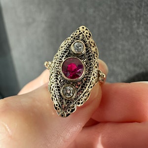 Vintage Art Nouveau 18k Solid Gold Natural Ruby & Diamond Filigree Ring
