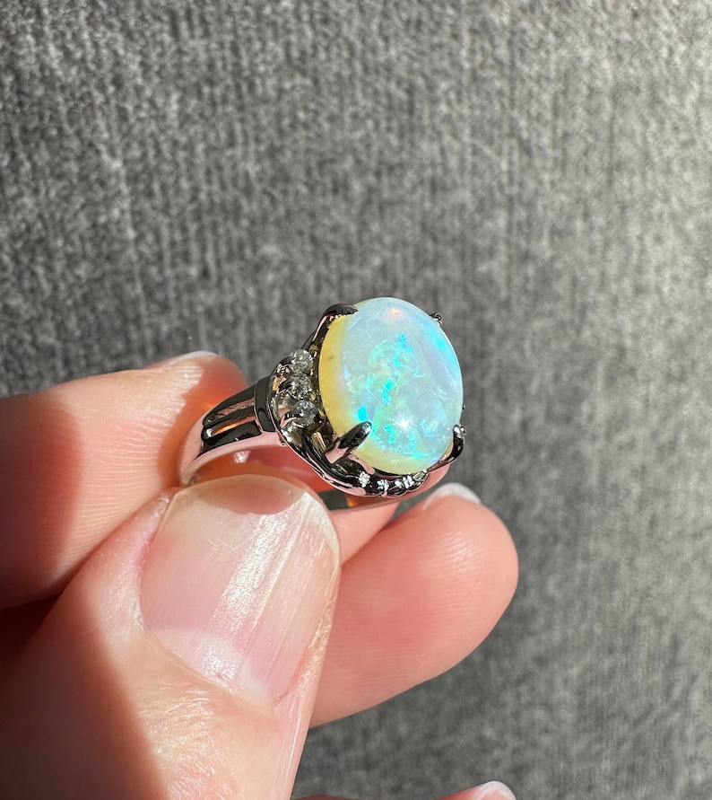 Beautiful Vintage Natural Opal & Diamonds in Solid Platinum Ring
