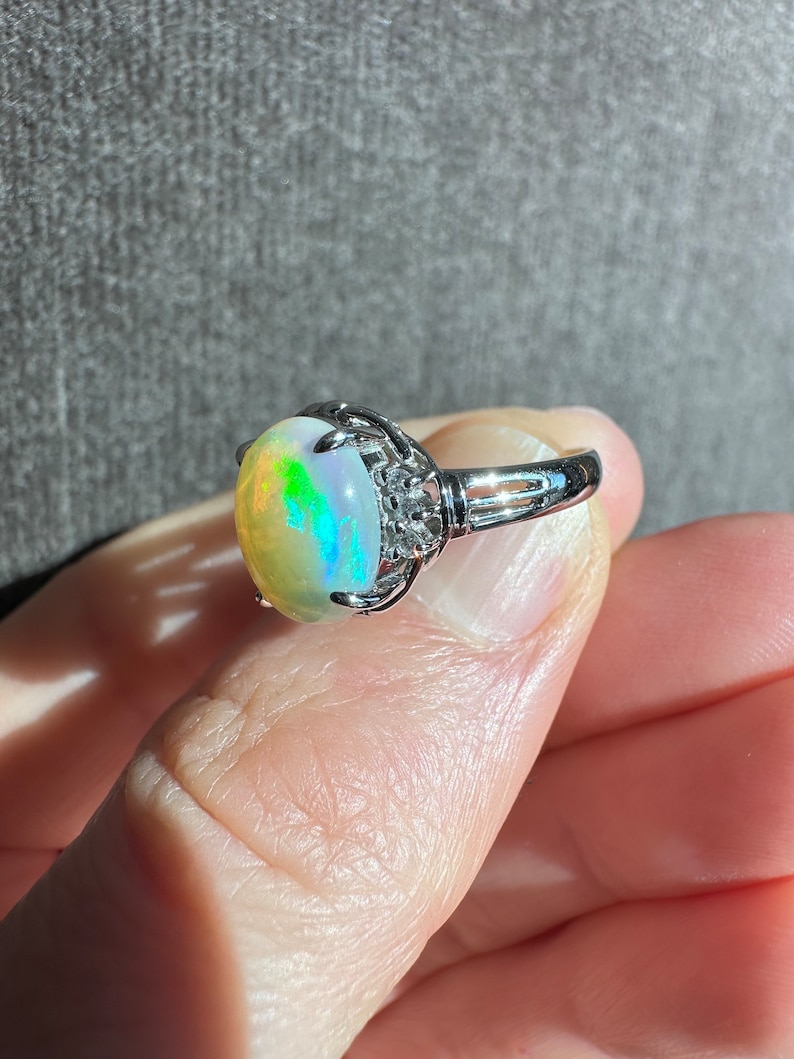 Beautiful Vintage Natural Opal & Diamonds in Solid Platinum Ring