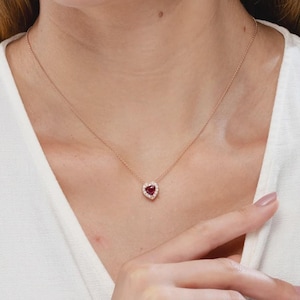 Hart robijnrode diamanten haloketting | 14K roségouden minimalistische hanger