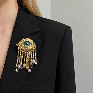 Vintage Style Gold Eye Brooch, Avant-Garde Evil Eye Pin, Artistic Statement Jewelry